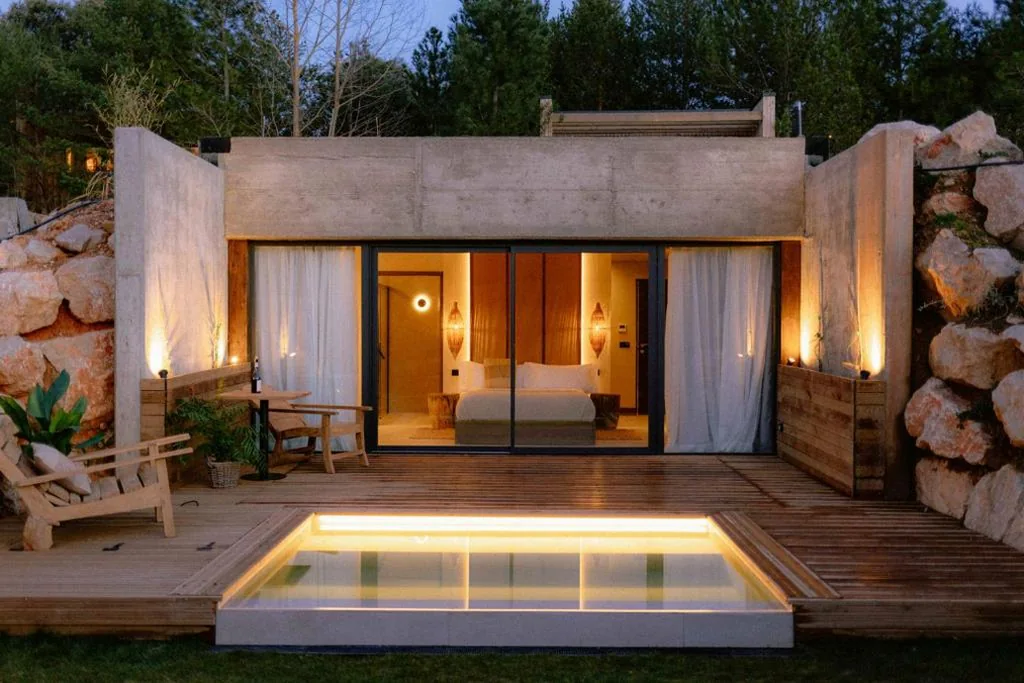 Suite avec piscine privée — Noctis Hotel