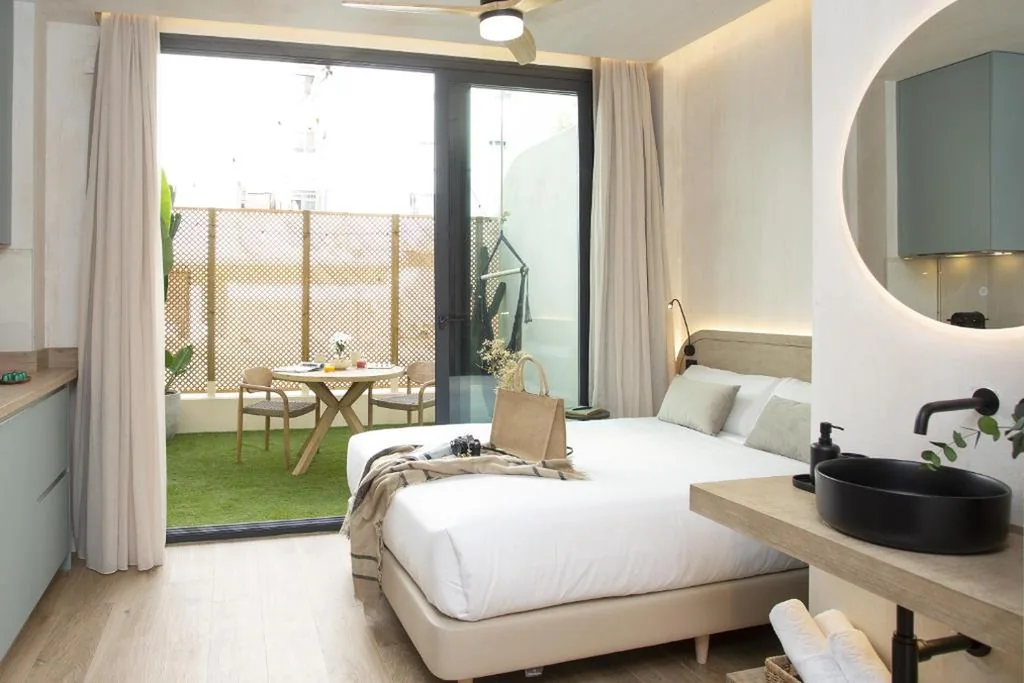 Habitación Doble con terraza — Nomad Haux Mestalla