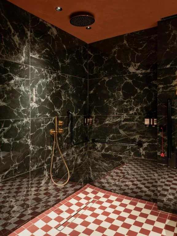 Quarto Standard adaptado para pessoas com mobilidade condicionada — Nômade Temple Madrid