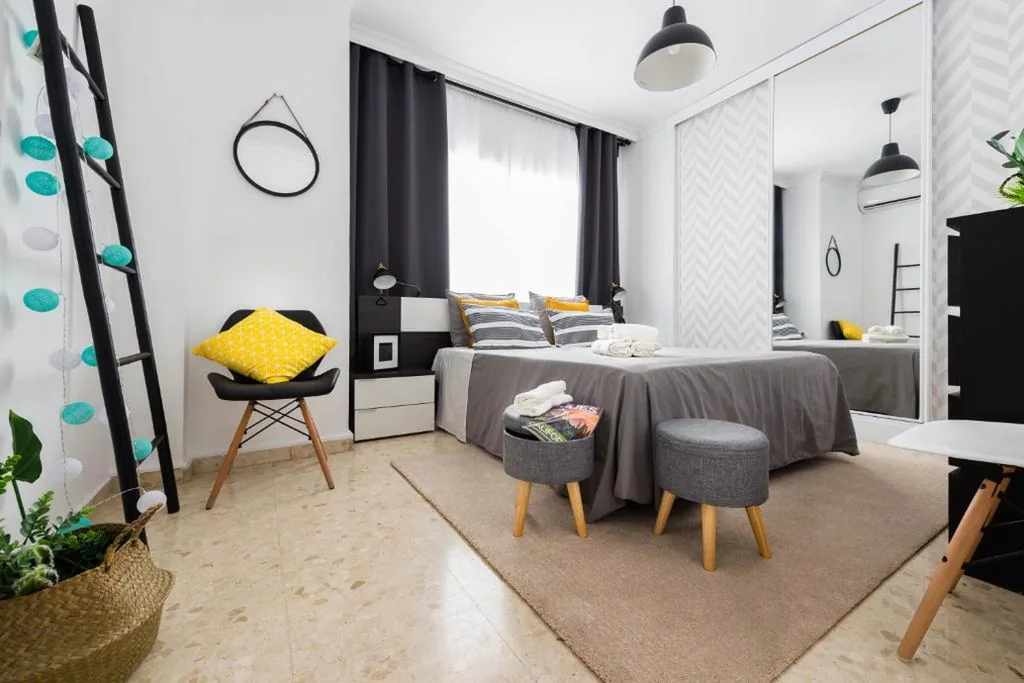 Camera Deluxe con 1 letto matrimoniale grande — Nordik Rooms Urban - Trinidad "Copenhague"