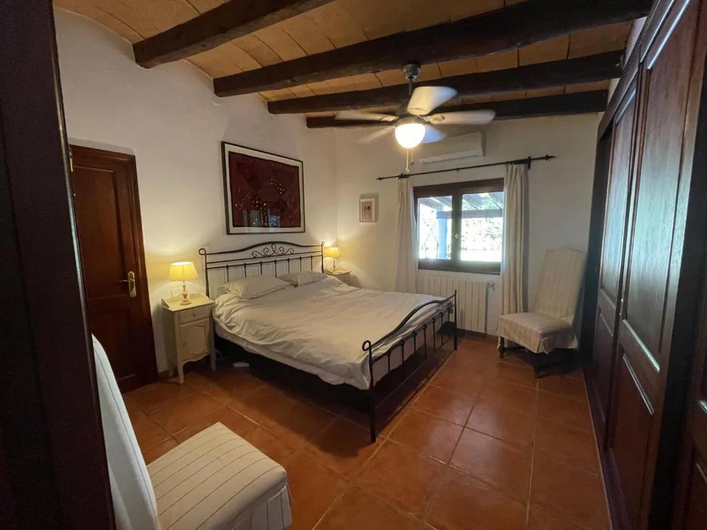 Nostra Caseta villa with pool & marina view near beaches
