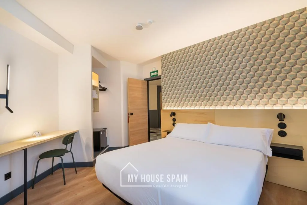 Habitación Doble con baño privado — Novarooms by MyHouseSpain
