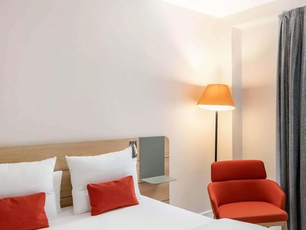 Camera Superior con 1 letto matrimoniale grande — Novotel Madrid City Las Ventas