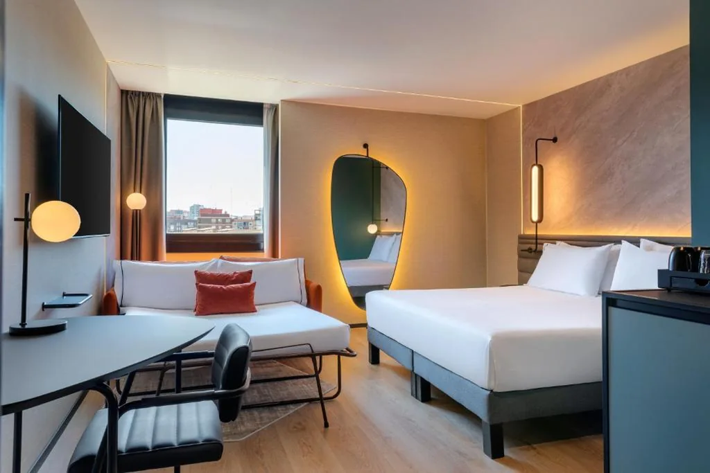 Habitación Superior con sofá cama — Novotel Valencia Lavant