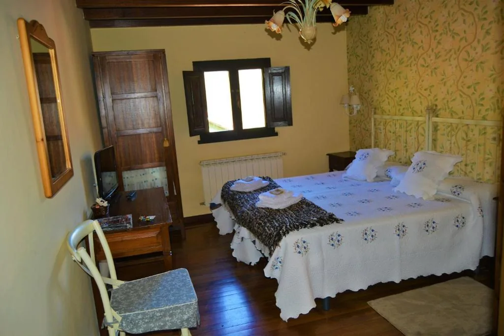 Habitación Doble - 2 camas — Núcleo de turismo Rural La Corte