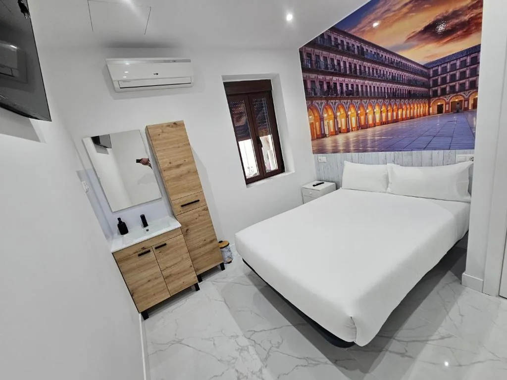 Quarto Duplo Standard com casa de banho partilhada — Nueva PENSION CIBELES