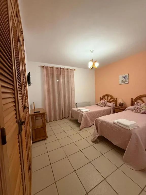 Quarto Duplo com Varanda - 2 camas — Nuevo Hostal Rasil
