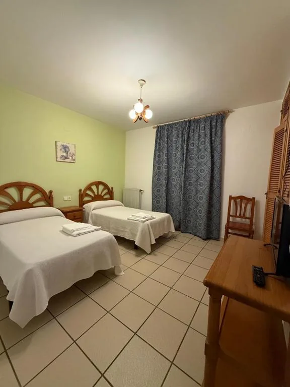 Quarto Duplo com Varanda - 2 camas — Nuevo Hostal Rasil
