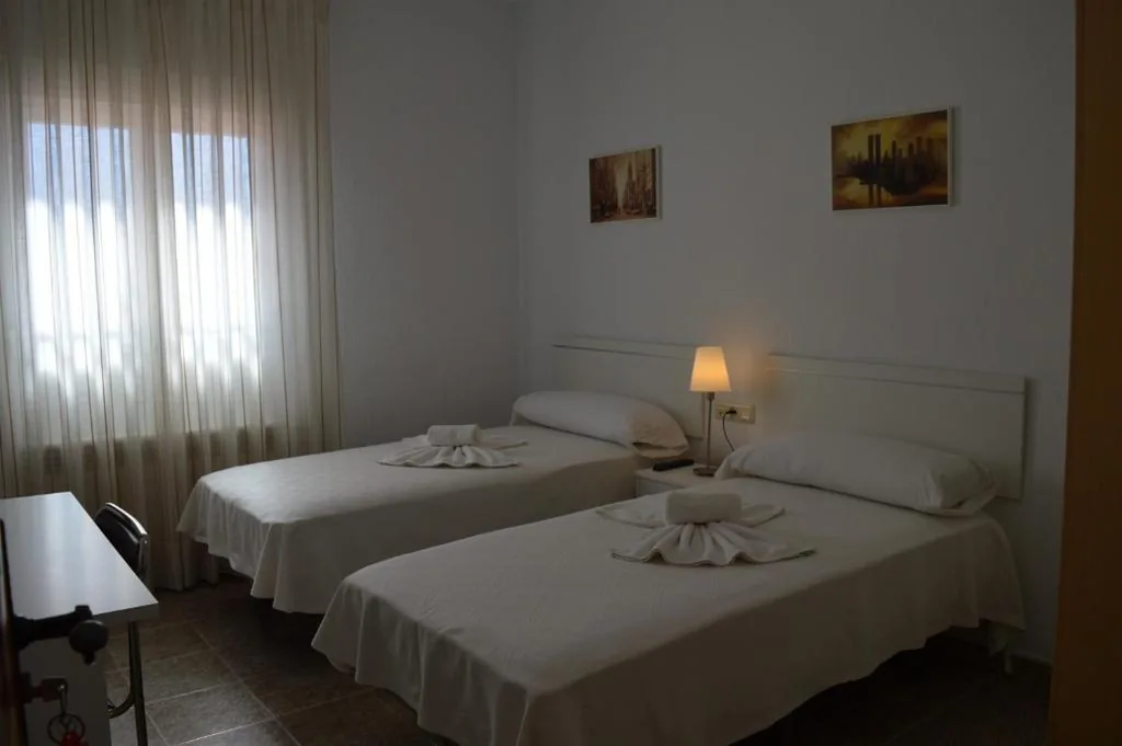Habitación Doble Estándar - 2 camas — Nuevo Hotel Capitolio