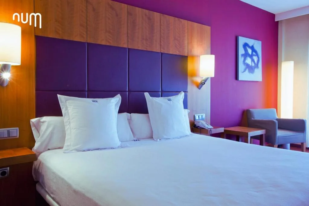 Habitación Doble Superior — Num Hotel