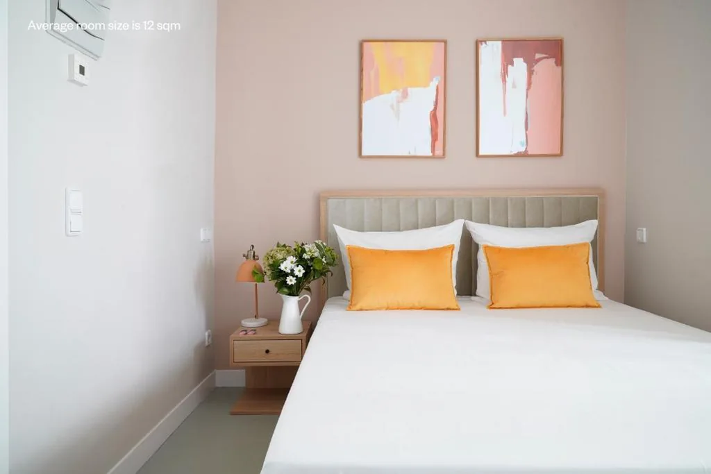 Petite chambre — Numa Madrid Script