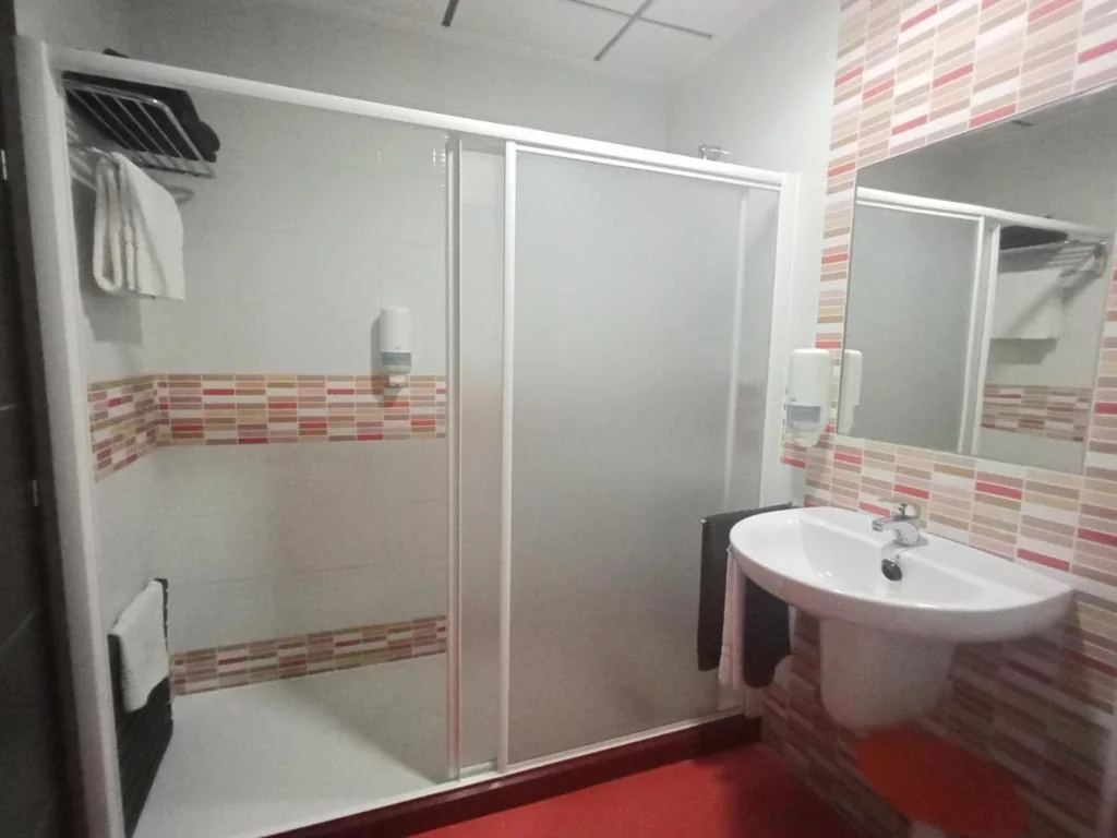 Habitación Triple — Nuñez Tomelloso