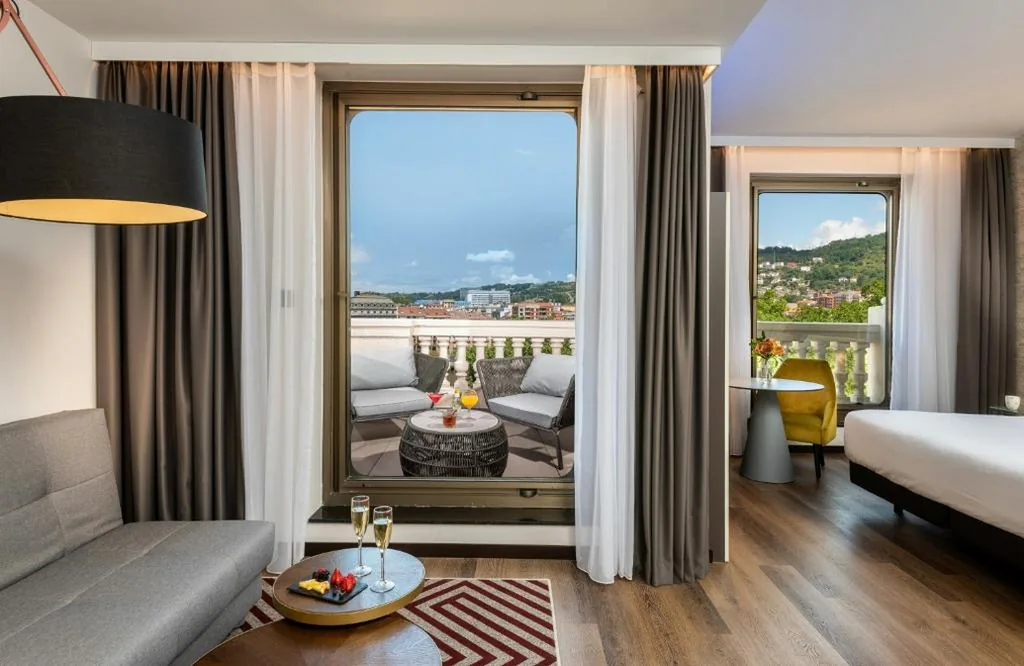 Suite Junior — NYX Hotel Bilbao by Leonardo Hotels