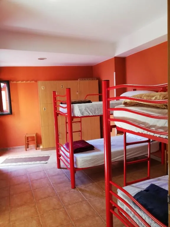 Letto a castello in dormitorio condiviso misto — O Encontro