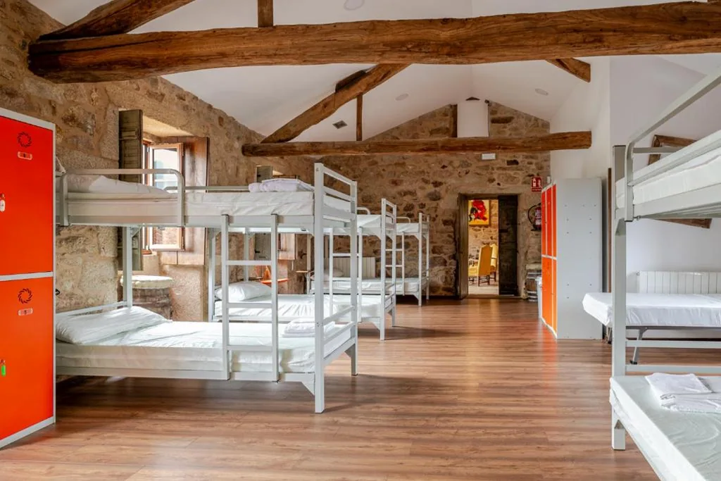Litera en habitación compartida mixta — O Lagar de Jesus