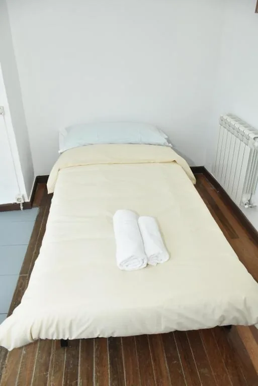 Litera en habitación compartida mixta — O lar Albergue Larouco