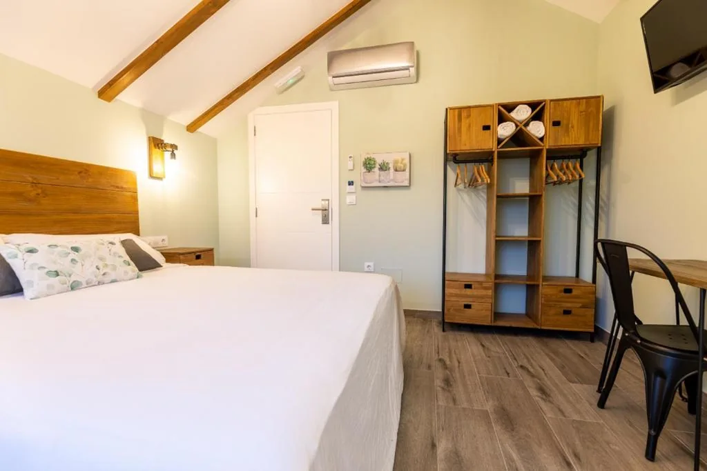 Habitación Doble Deluxe con balcón — O Lar de Pereiras