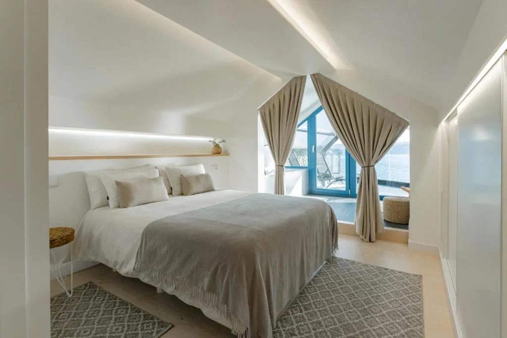 Deluxe tweepersoonskamer met balkon en uitzicht op zee — O mar de preciosa