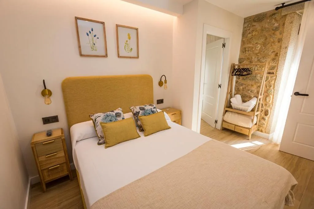 バリアフリー対応ダブルルーム — O Relax do Río - Casa Molino Boutique, con Jardín y Desayuno en Muxía