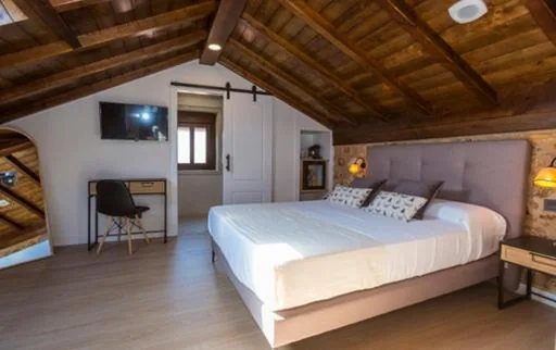 デラックスダブルルーム — O Relax do Río - Casa Molino Boutique, con Jardín y Desayuno en Muxía