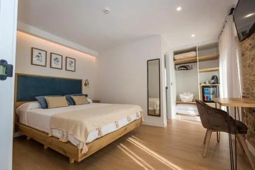 バルコニー付きデラックスダブルルーム — O Relax do Río - Casa Molino Boutique, con Jardín y Desayuno en Muxía
