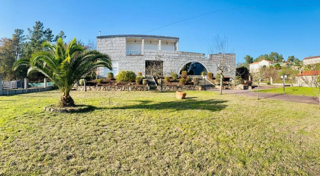 Casa com 3 quartos — O Souto de Monteasnal