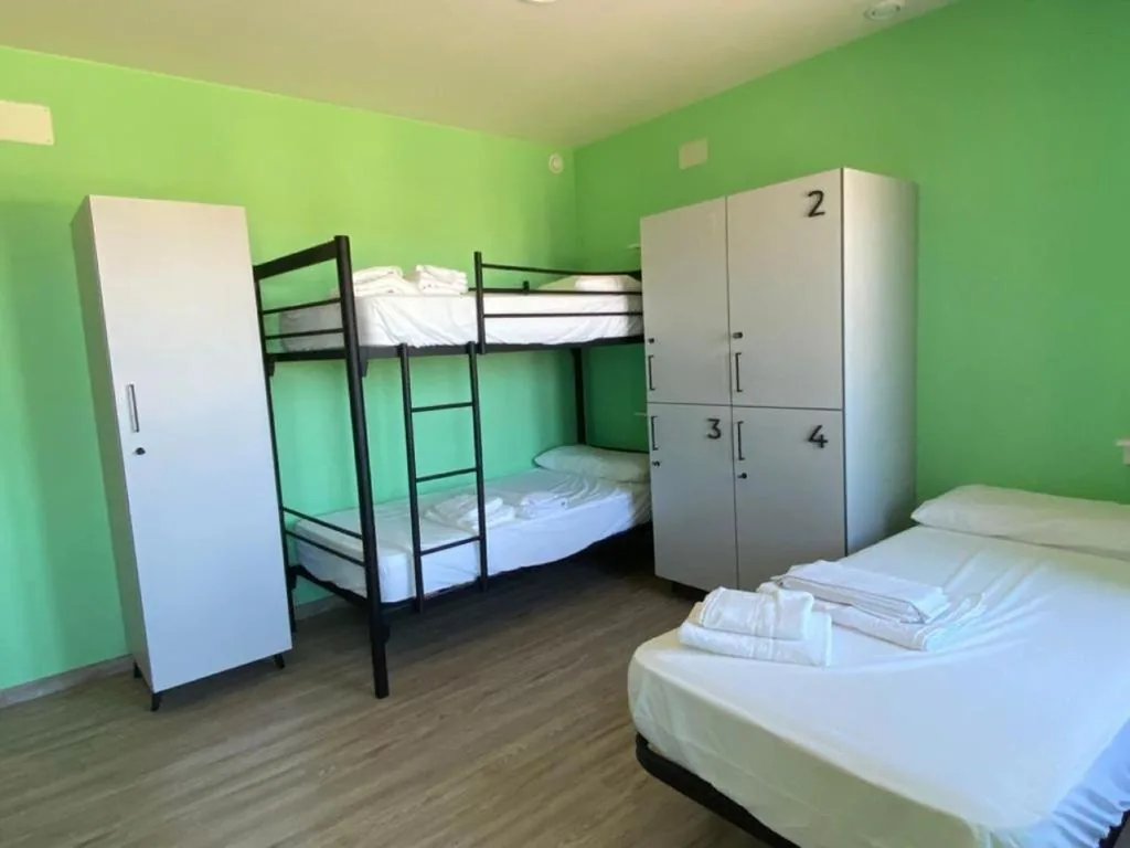 Cama individual en habitación compartida mixta — O TEU SITIO