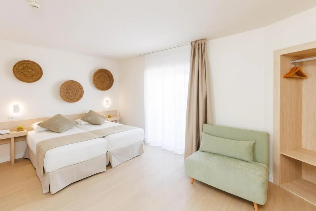 Dreibettzimmer — O7 Alondra