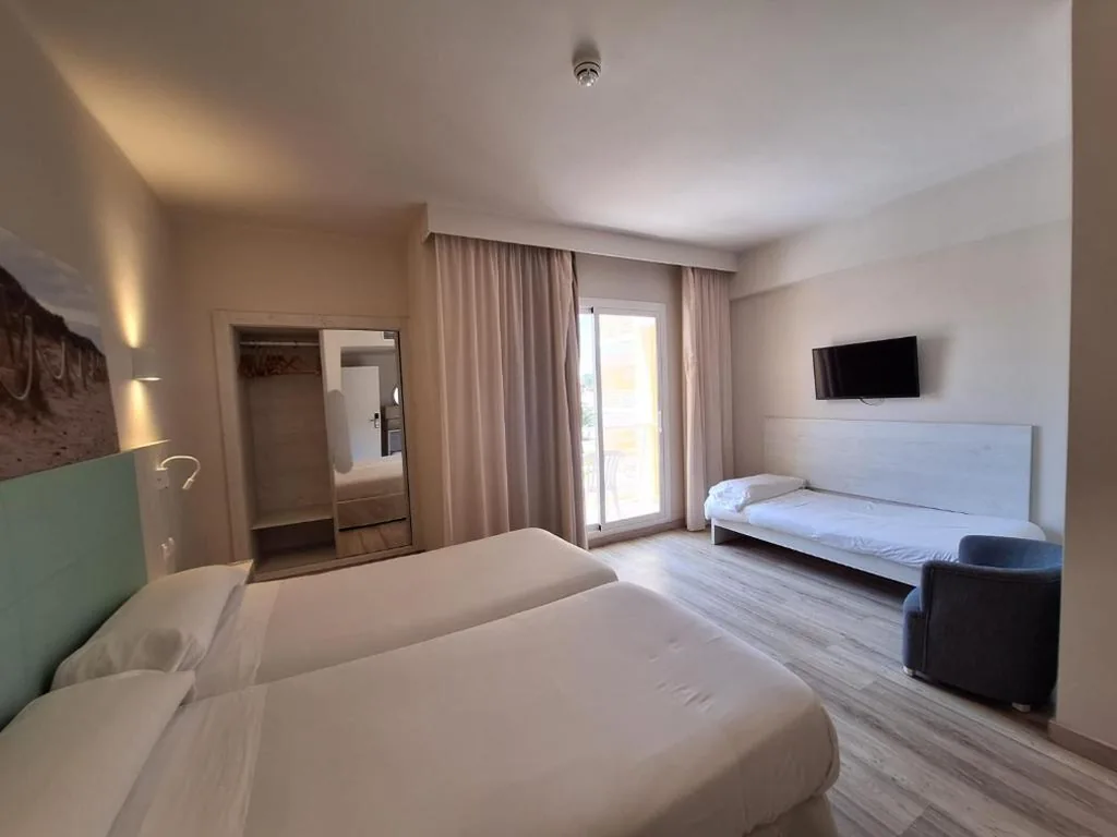 Habitación Triple — O7 Nordeste Playa