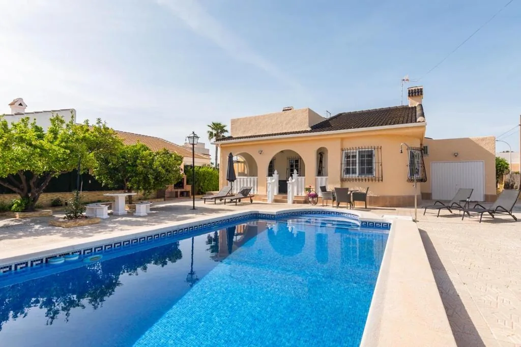 Villa de 3 dormitorios — Oasis del mar