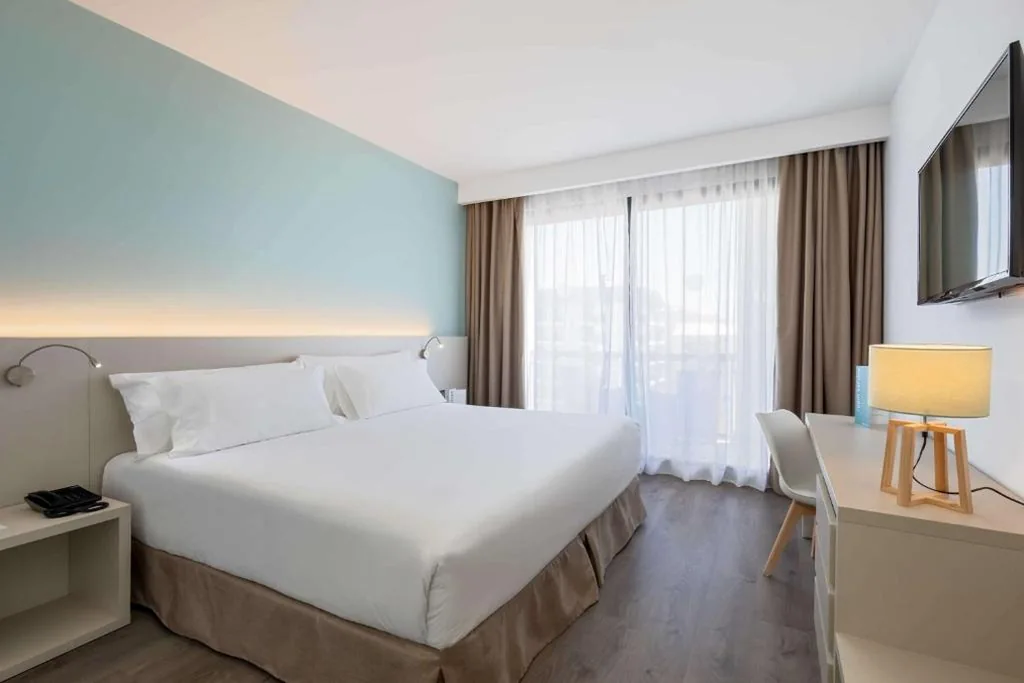 Habitación Doble Superior - 1 o 2 camas — Occidental Fuengirola