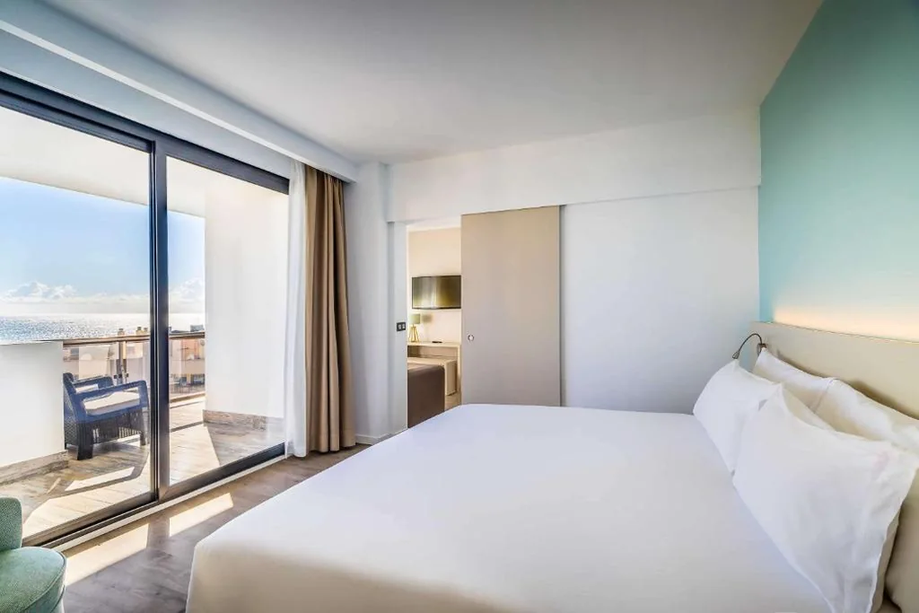 Suite Junior con vistas al mar — Occidental Fuengirola