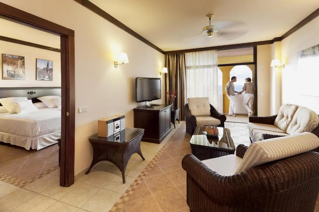 Suite Deluxe con vista mare — Occidental Jandía Royal Level - Adults Only