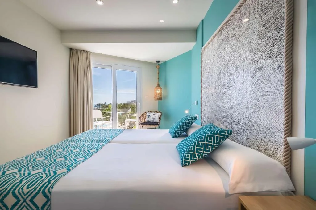 海の一部を望むダブルルーム - ベッド1台または2台 — Occidental Torremolinos Playa