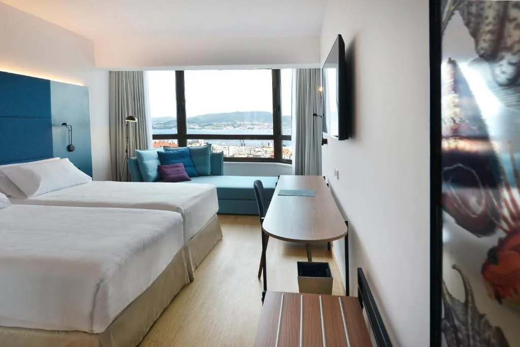 Alojamiento Superior con 2 camas y vistas a Ria — Occidental Vigo