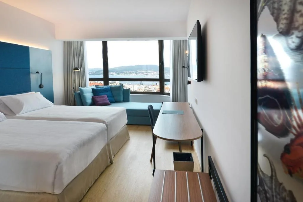 Alojamiento Superior con 2 camas y vistas a Ria — Occidental Vigo