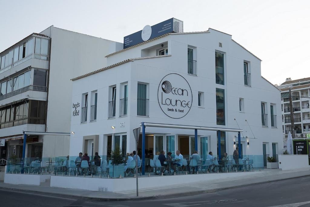 Ocean Lounge