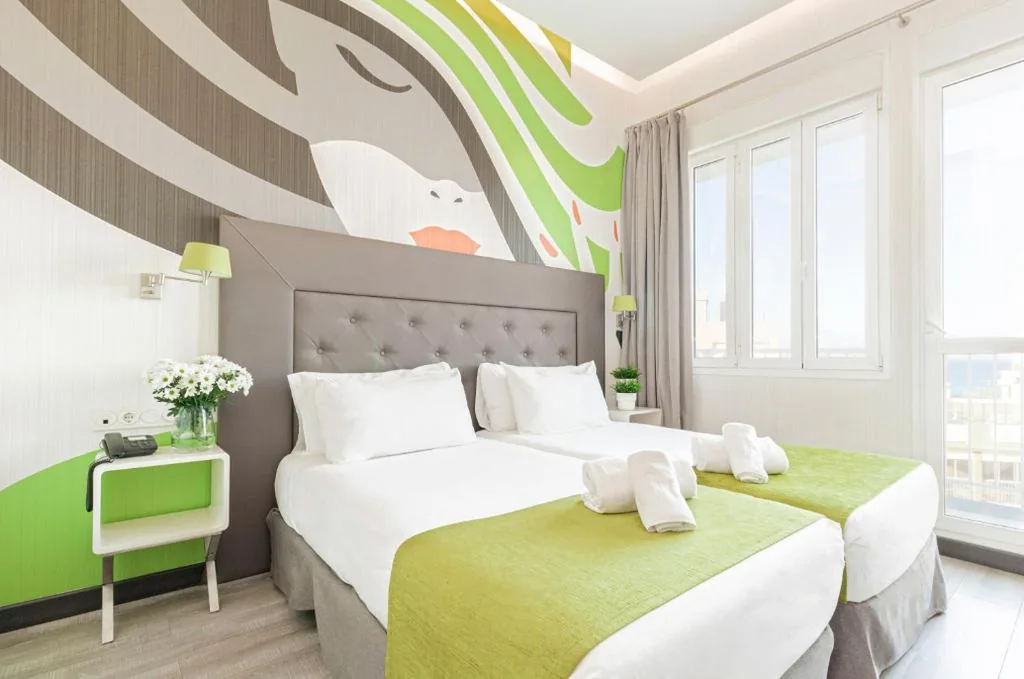 Habitación Doble con balcón — Oh Nice Revellin Ceuta