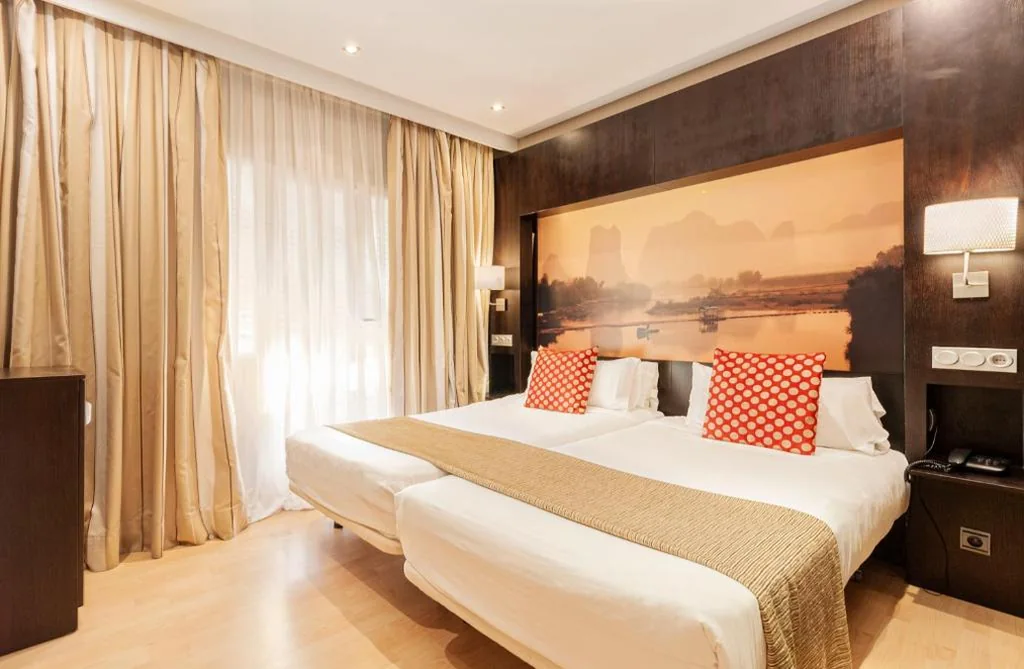 Habitación cuádruple — Oh Nice Ulises Ceuta