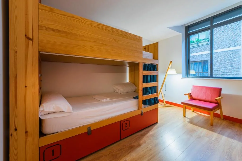 Habitación Cuádruple Clásica — Ok Hostel Madrid