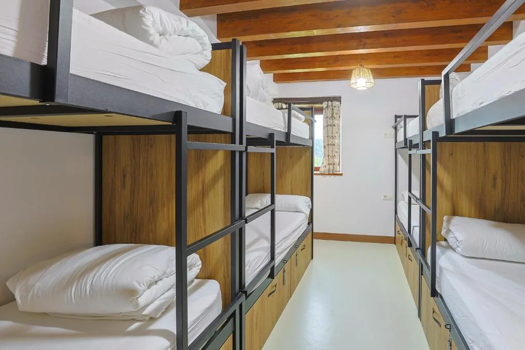 Habitación Compartida Mixta de 8 camas — Olabe hostel