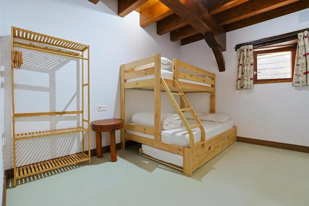 Habitación Doble adaptada para personas con movilidad reducida — Olabe hostel