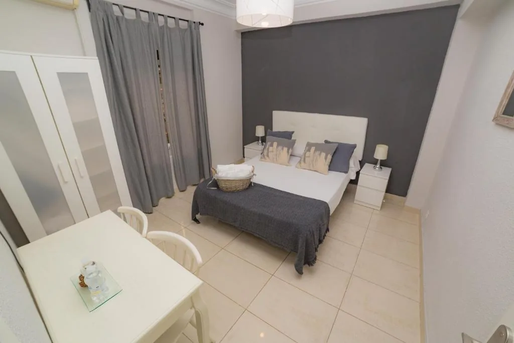 Quarto Duplo Deluxe com casa de banho partilhada — Old Town Alicante