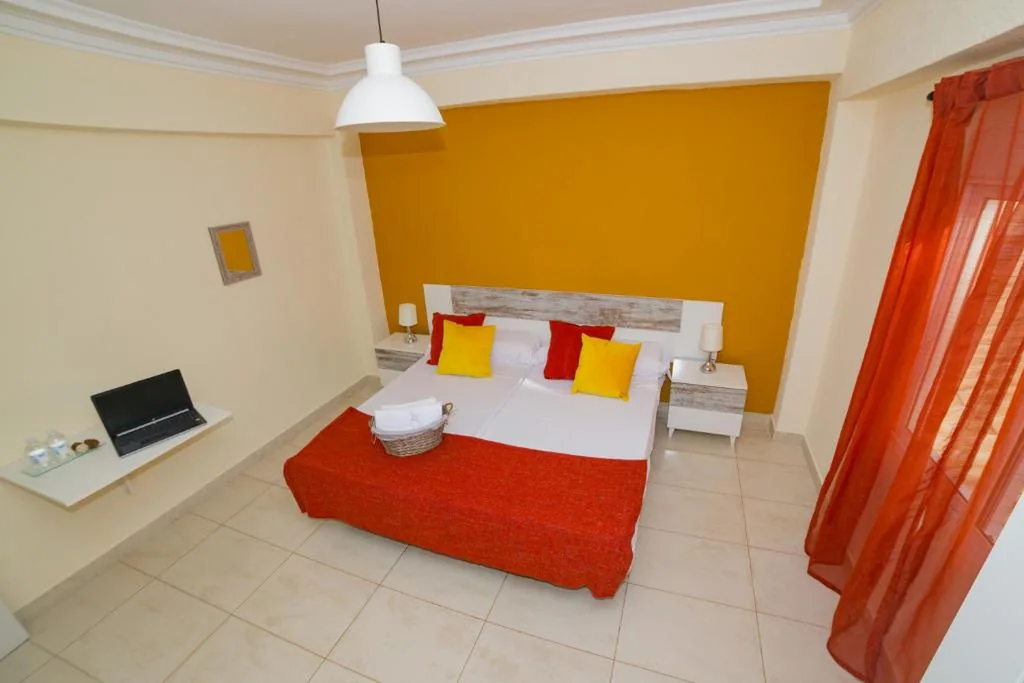 Quarto Standard com casa de banho partilhada - 2 camas — Old Town Alicante