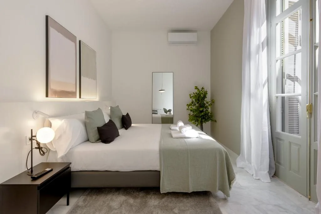 Estudio con balcón — Olea Atarazanas - Habitat Apartments
