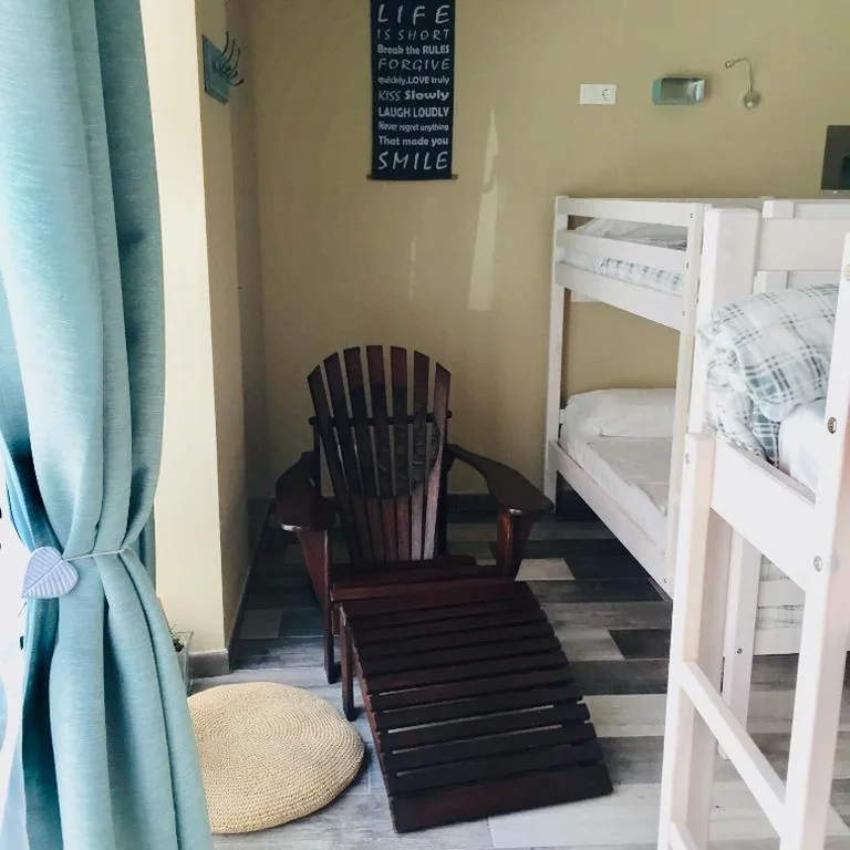 Cama Individual en habitación compartida mixta (16 camas) — Oli Vita Hostel ALBERGUE CON ENCANTO