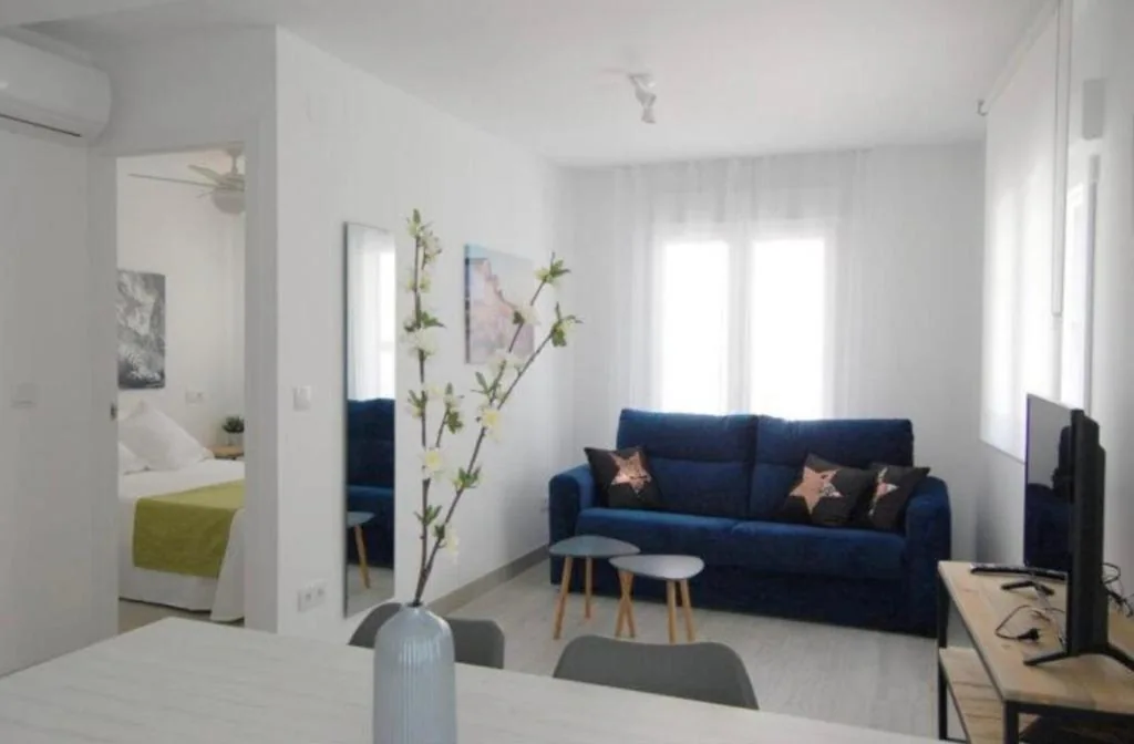 Apartment mit 2 Schlafzimmern und Balkon — Olivia Apartments TRG