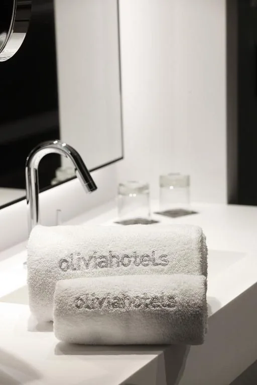 Camera matrimoniale con balcone — Olivia Balmes Hotel