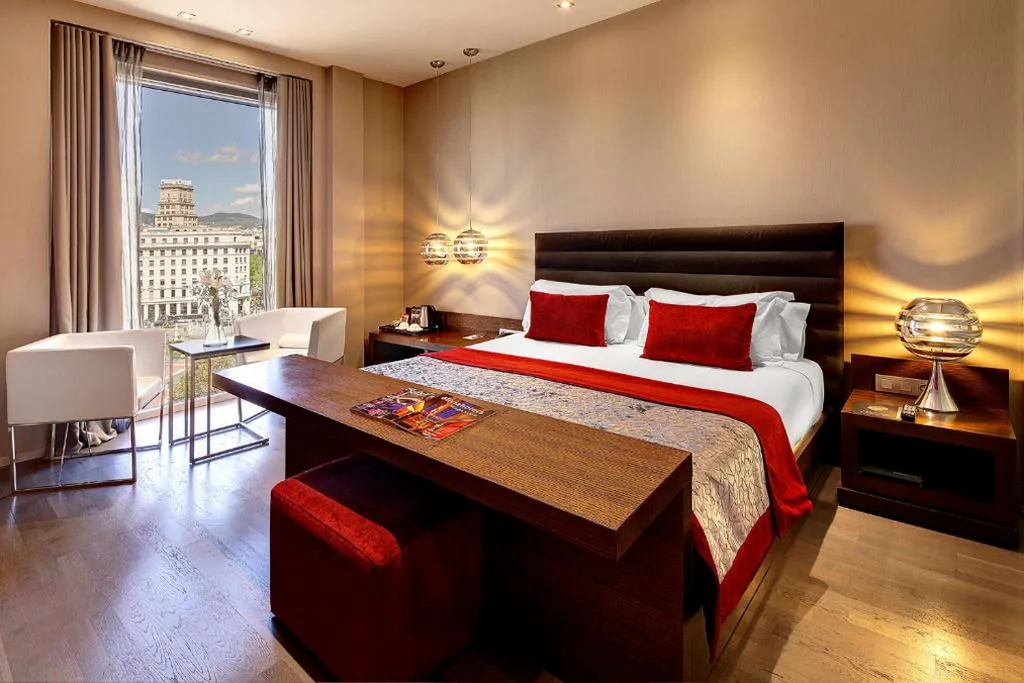 Habitación Doble con vistas — Olivia Plaza Hotel