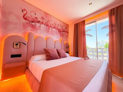 On Pink Motel — foto 2